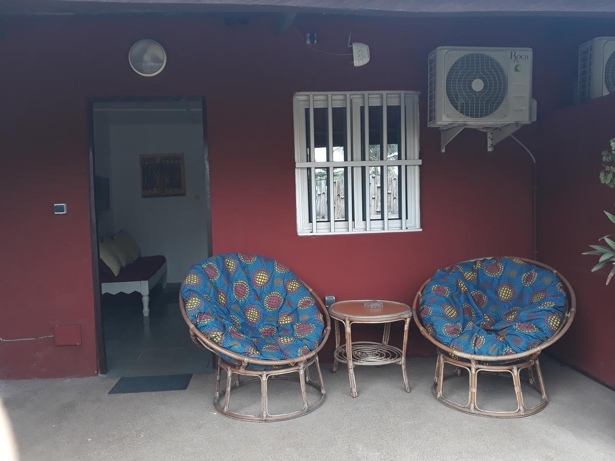 罗宾逊海滨酒店 洛美 外观 照片