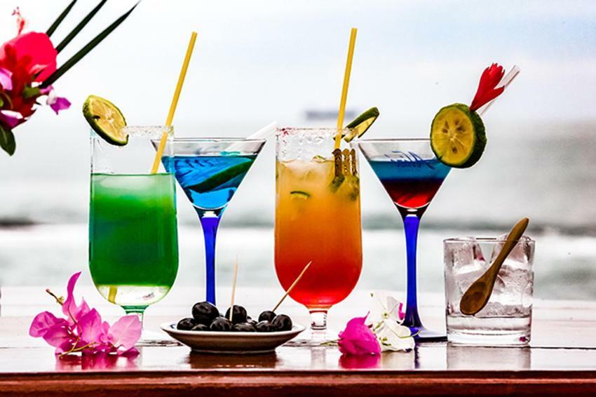 罗宾逊海滨酒店 洛美 外观 照片